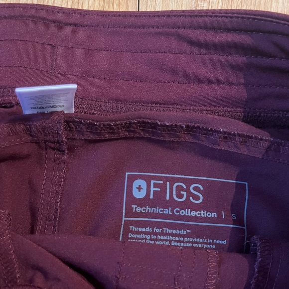Figs Kade Cargo Scrub Pants - Picture 3 of 3